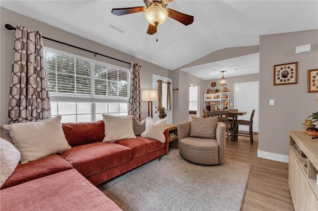 556 E Mimosa Lane, Fayetteville, AR 72703