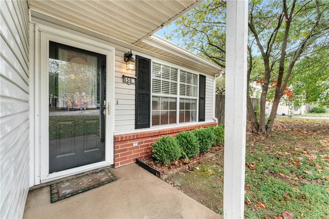 556 E Mimosa Lane, Fayetteville, AR 72703