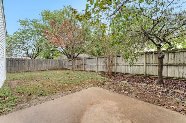 556 E Mimosa Lane, Fayetteville, AR 72703