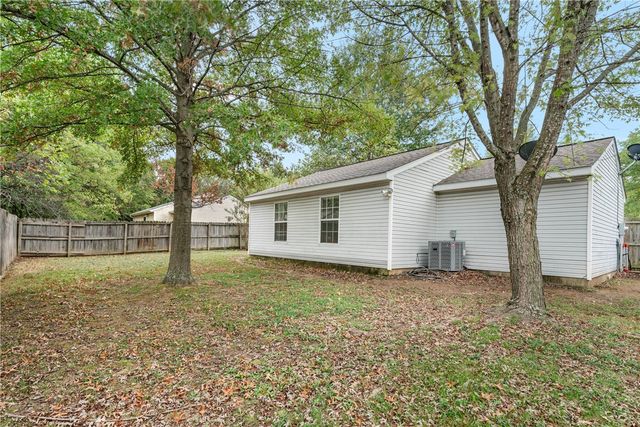 556 E Mimosa Lane, Fayetteville, AR 72703