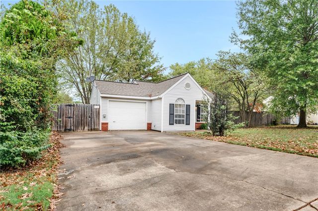 556 E Mimosa Lane, Fayetteville, AR 72703