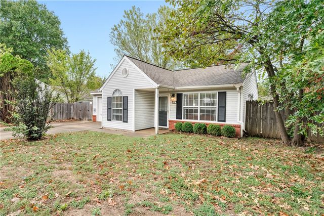 556 E Mimosa Lane, Fayetteville, AR 72703