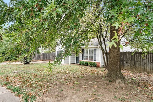 556 E Mimosa Lane, Fayetteville, AR 72703