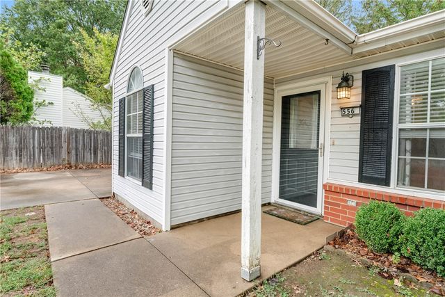 556 E Mimosa Lane, Fayetteville, AR 72703