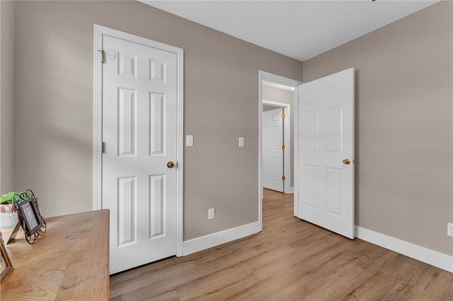 556 E Mimosa Lane, Fayetteville, AR 72703