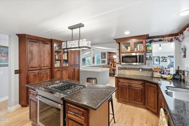 900 Rancho Vista Drive, Grants Pass, OR 97526