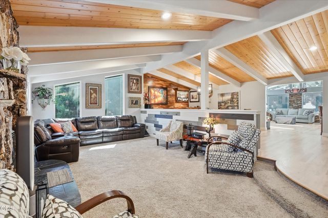 900 Rancho Vista Drive, Grants Pass, OR 97526