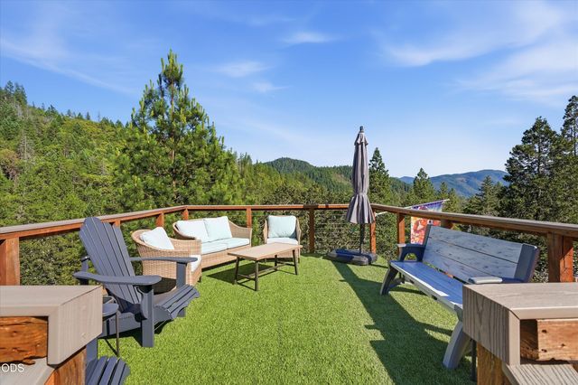 900 Rancho Vista Drive, Grants Pass, OR 97526