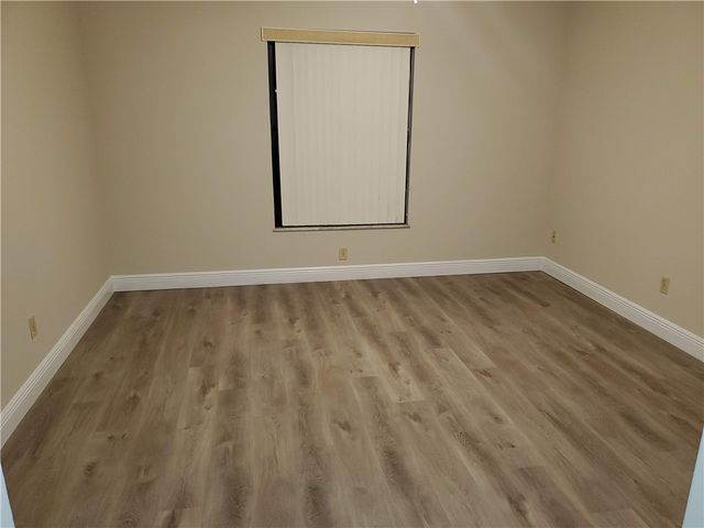 30 Plantation Drive 104, Vero Beach, FL 32966