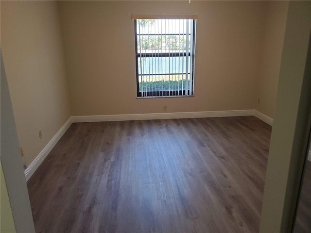 30 Plantation Drive 104, Vero Beach, FL 32966