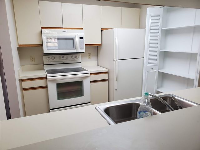 30 Plantation Drive 104, Vero Beach, FL 32966