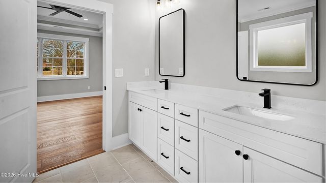 2827 Landing Circle, Grimesland, NC 27837