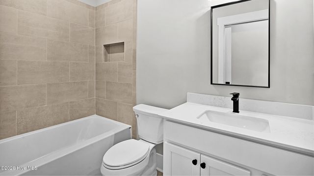 2827 Landing Circle, Grimesland, NC 27837