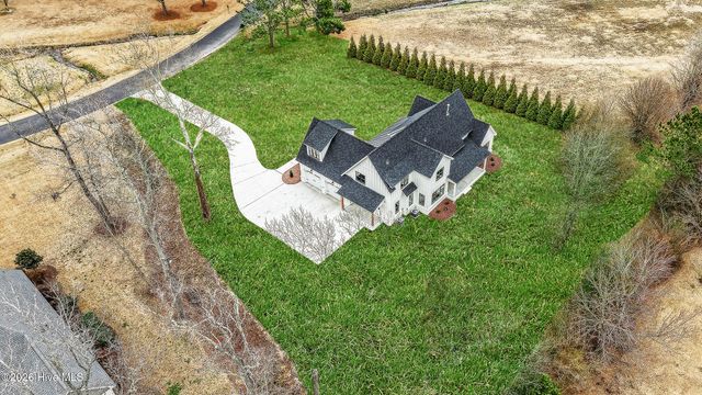 2827 Landing Circle, Grimesland, NC 27837