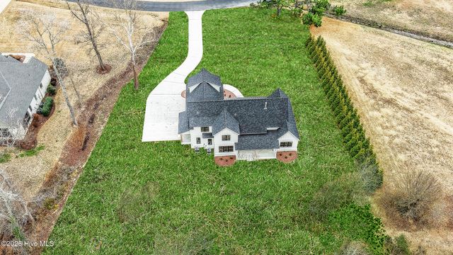 2827 Landing Circle, Grimesland, NC 27837