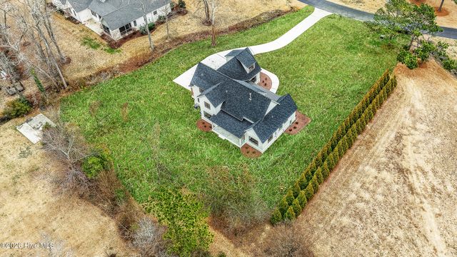 2827 Landing Circle, Grimesland, NC 27837