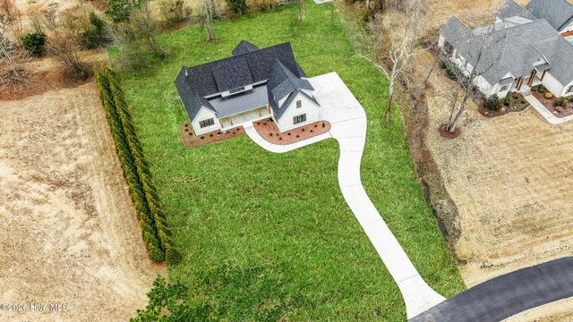 2827 Landing Circle, Grimesland, NC 27837