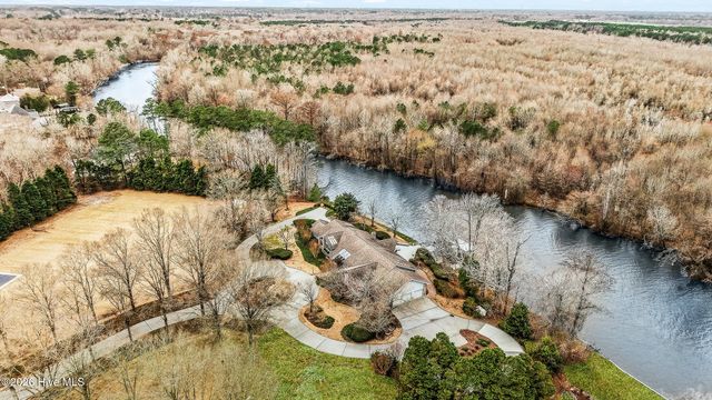 2827 Landing Circle, Grimesland, NC 27837
