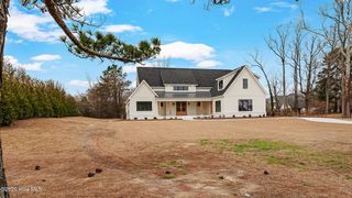 2827 Landing Circle, Grimesland, NC 27837