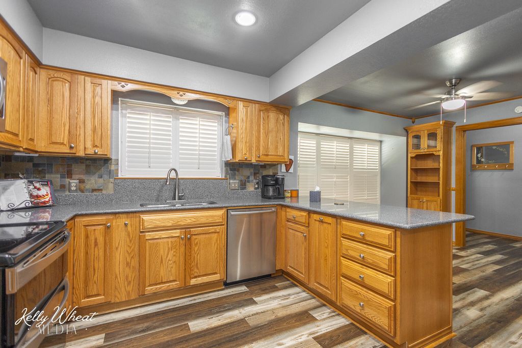 Image 12 of property listing at 116 Edinburgh Road, San Angelo, TX 76901