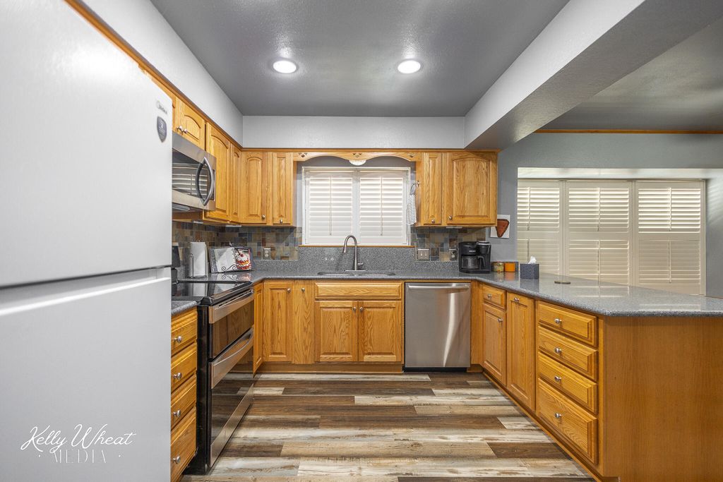 Image 8 of property listing at 116 Edinburgh Road, San Angelo, TX 76901