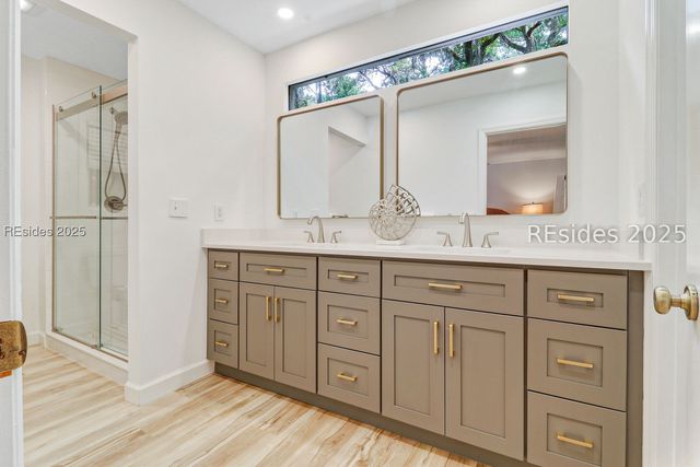 11 Planters Wood Ct, Hilton Head Island, SC 29928