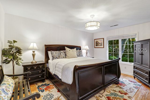 11 Planters Wood Ct, Hilton Head Island, SC 29928