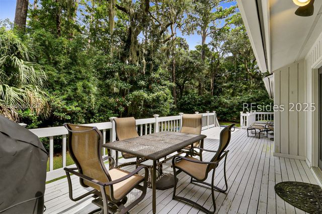 11 Planters Wood Ct, Hilton Head Island, SC 29928