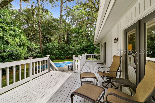 11 Planters Wood Ct, Hilton Head Island, SC 29928