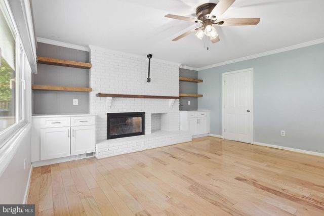 4111 MEADOW HILL LN, Fairfax, VA 22033