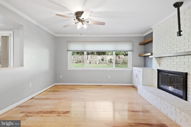 4111 MEADOW HILL LN, Fairfax, VA 22033