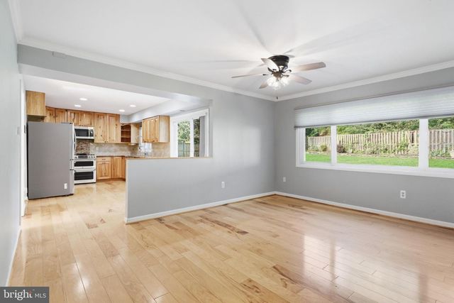 4111 MEADOW HILL LN, Fairfax, VA 22033