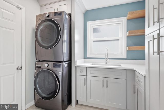 4111 MEADOW HILL LN, Fairfax, VA 22033