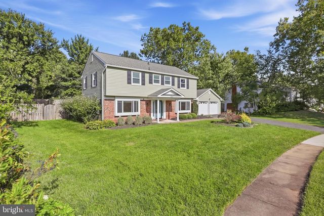 4111 MEADOW HILL LN, Fairfax, VA 22033