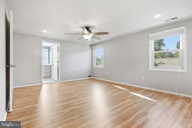4111 MEADOW HILL LN, Fairfax, VA 22033