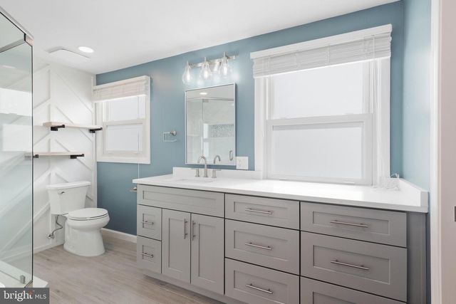 4111 MEADOW HILL LN, Fairfax, VA 22033