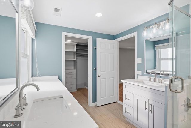 4111 MEADOW HILL LN, Fairfax, VA 22033