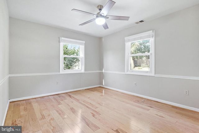 4111 MEADOW HILL LN, Fairfax, VA 22033