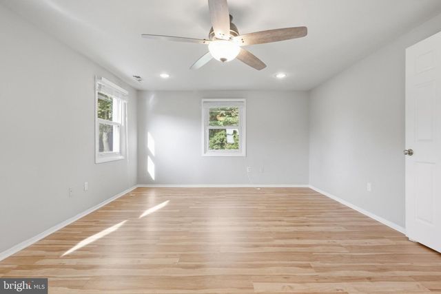 4111 MEADOW HILL LN, Fairfax, VA 22033