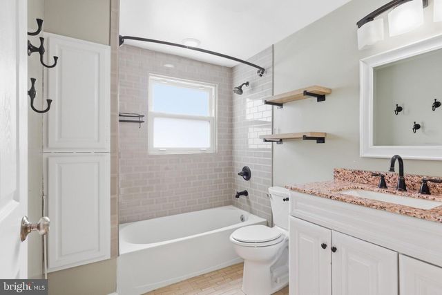 4111 MEADOW HILL LN, Fairfax, VA 22033