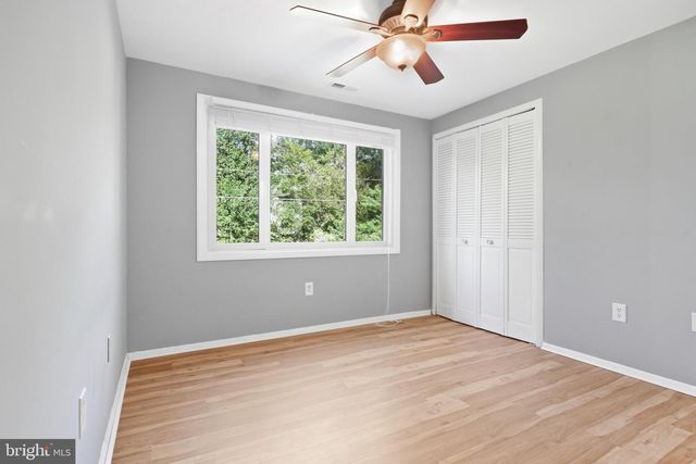 4111 MEADOW HILL LN, Fairfax, VA 22033