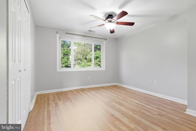 4111 MEADOW HILL LN, Fairfax, VA 22033