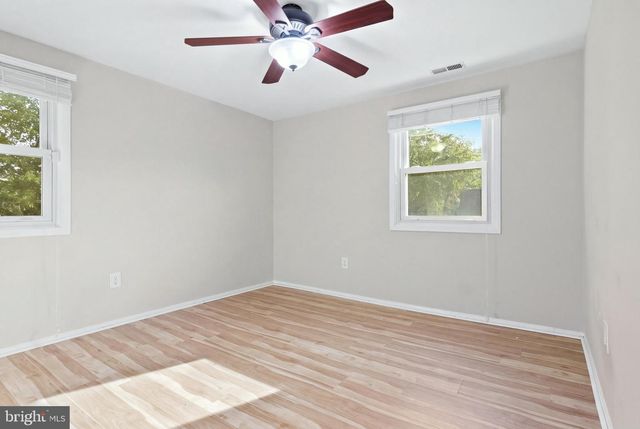 4111 MEADOW HILL LN, Fairfax, VA 22033