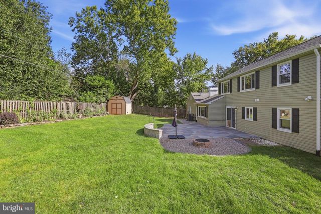 4111 MEADOW HILL LN, Fairfax, VA 22033