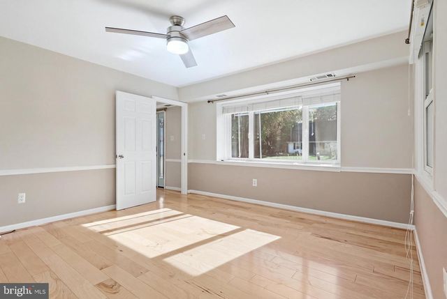 4111 MEADOW HILL LN, Fairfax, VA 22033