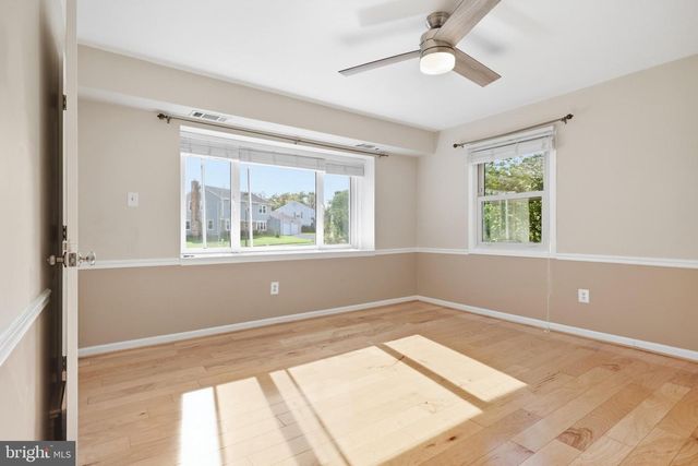 4111 MEADOW HILL LN, Fairfax, VA 22033
