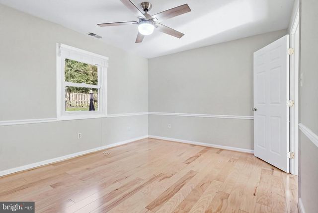 4111 MEADOW HILL LN, Fairfax, VA 22033