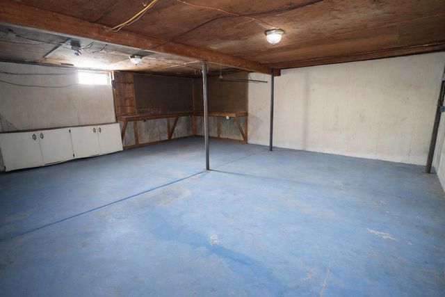 115 Windward Ct, Newton, KS 67114