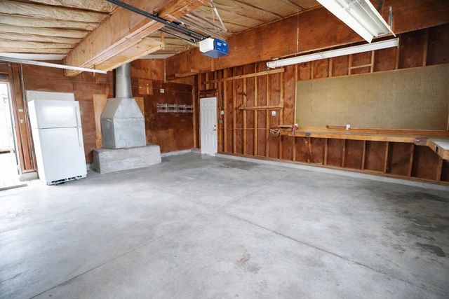 115 Windward Ct, Newton, KS 67114