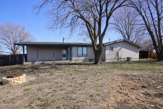 115 Windward Ct, Newton, KS 67114